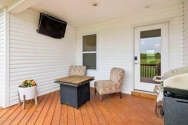 506 N Point Dr, Summertown, TN 38483