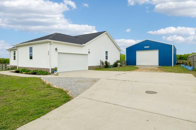 506 N Point Dr, Summertown, TN 38483