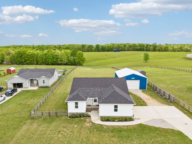 506 N Point Dr, Summertown, TN 38483