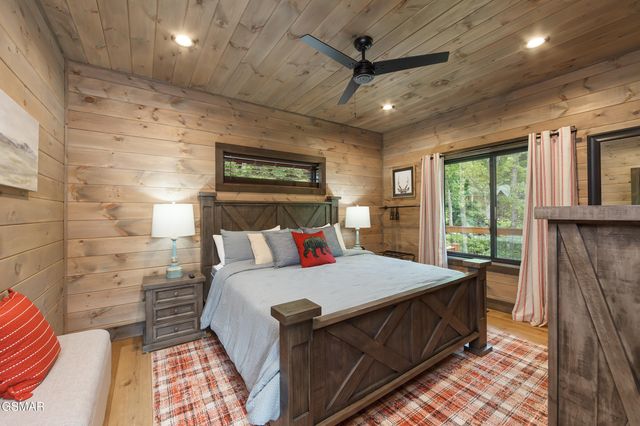 2119 Beach Front Drive, Sevierville, TN 37862