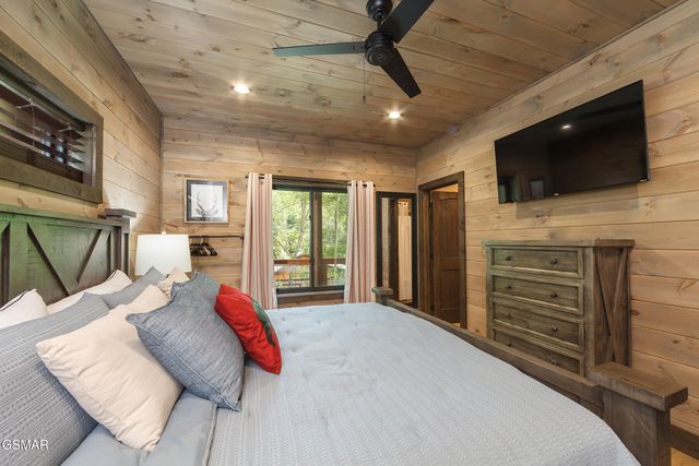 2119 Beach Front Drive, Sevierville, TN 37862