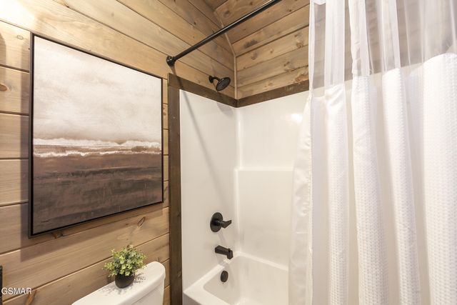 2119 Beach Front Drive, Sevierville, TN 37862