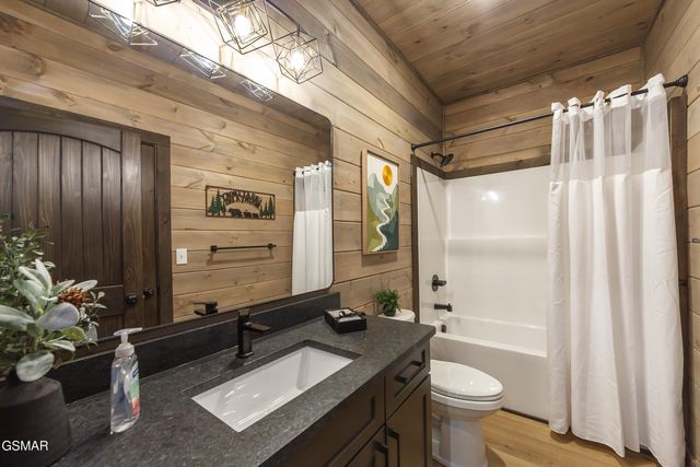 2119 Beach Front Drive, Sevierville, TN 37862