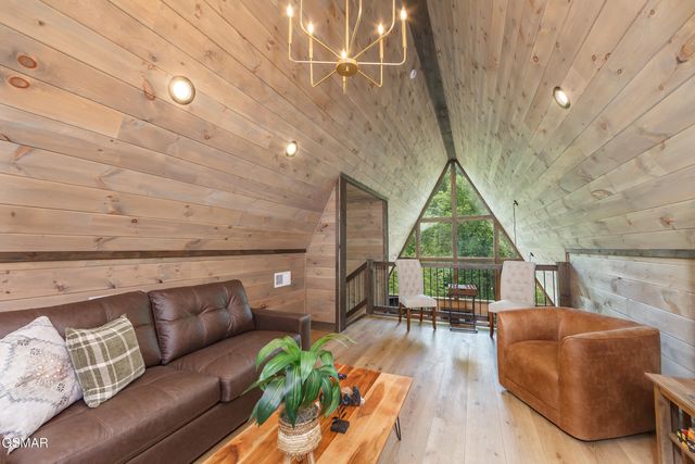 2119 Beach Front Drive, Sevierville, TN 37862