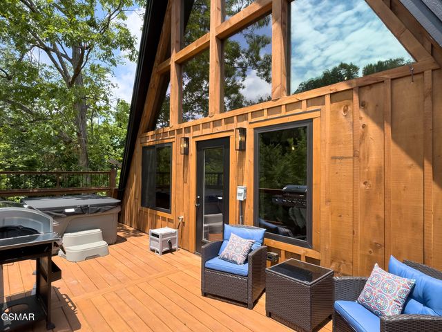 2119 Beach Front Drive, Sevierville, TN 37862