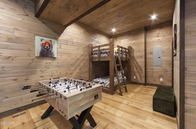 2119 Beach Front Drive, Sevierville, TN 37862