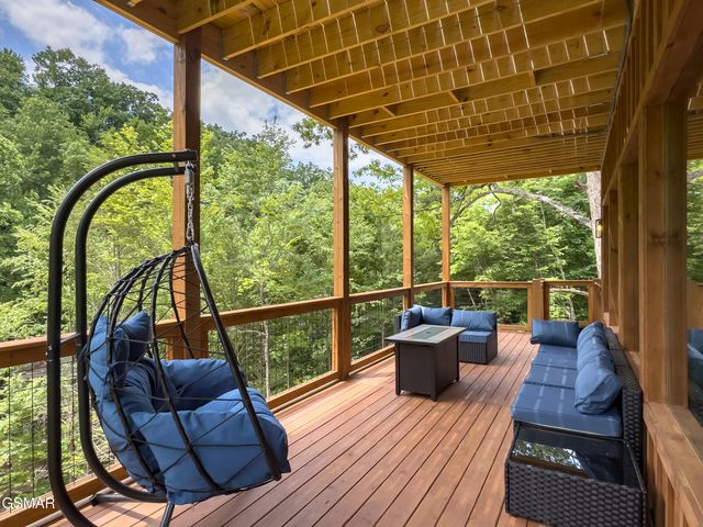 2119 Beach Front Drive, Sevierville, TN 37862