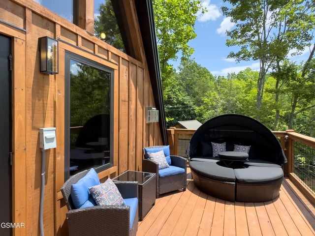 2119 Beach Front Drive, Sevierville, TN 37862