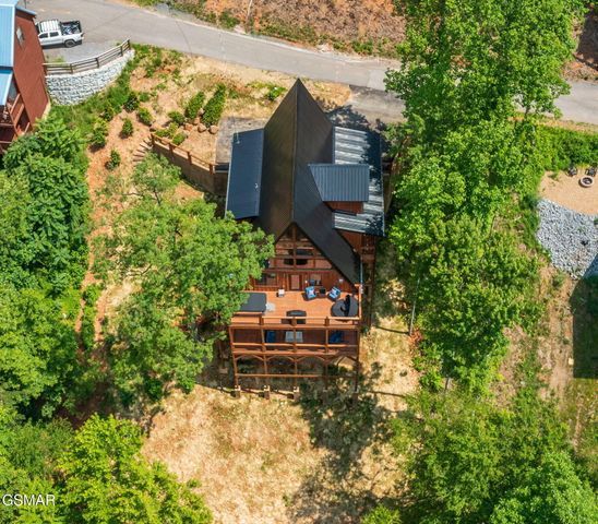 2119 Beach Front Drive, Sevierville, TN 37862