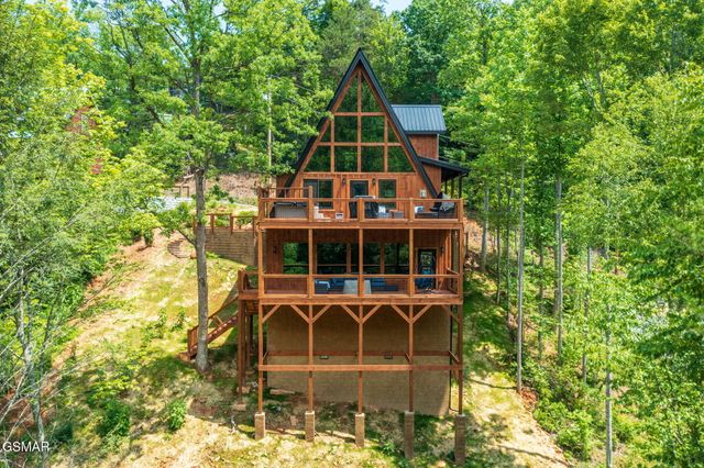 2119 Beach Front Drive, Sevierville, TN 37862