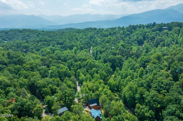 2119 Beach Front Drive, Sevierville, TN 37862