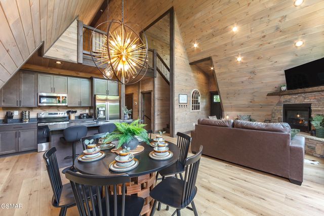 2119 Beach Front Drive, Sevierville, TN 37862