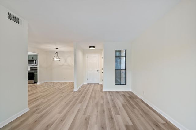 142 Brooke Castle Dr, Hermitage, TN 37076