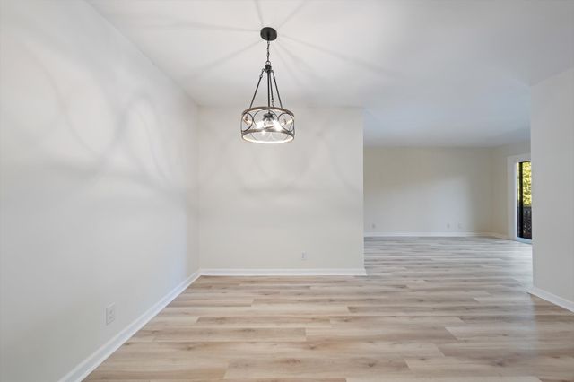 142 Brooke Castle Dr, Hermitage, TN 37076