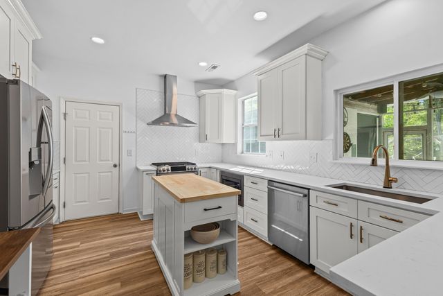 800 Essex Drive, Summerville, SC 29485