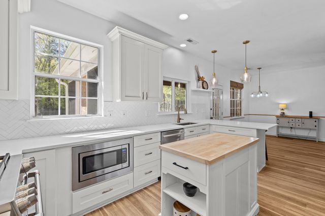 800 Essex Drive, Summerville, SC 29485