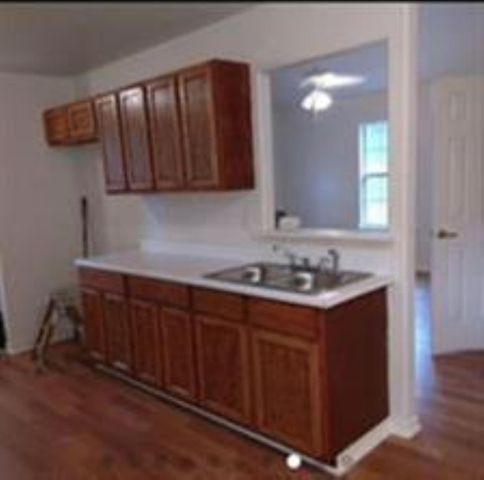 1131 W Front Street, Sealy, TX 77474