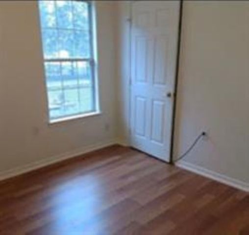 1131 W Front Street, Sealy, TX 77474