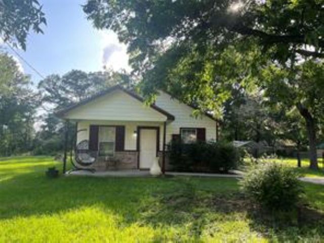 1131 W Front Street, Sealy, TX 77474