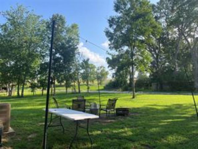 1131 W Front Street, Sealy, TX 77474