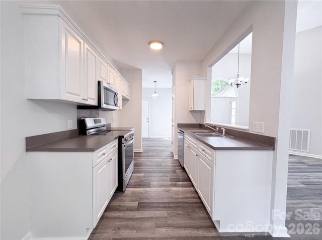 2160 Brantley Creek Drive, Kannapolis, NC 28083