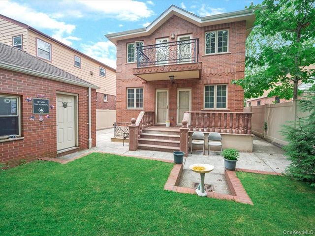 24560 61st Avenue, Little Neck, NY 11362