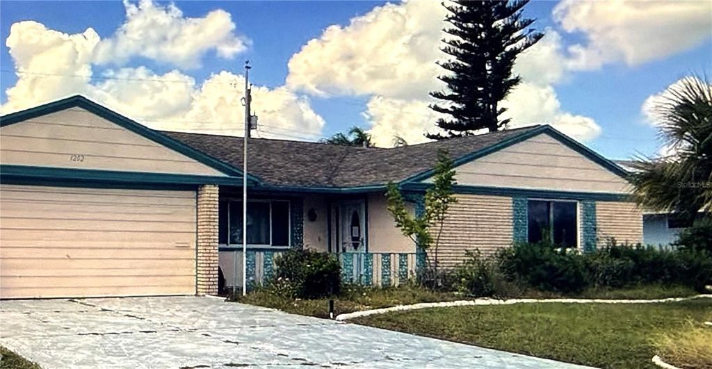 1202 DESERT HILLS DRIVE, Sun City Center, FL 33573