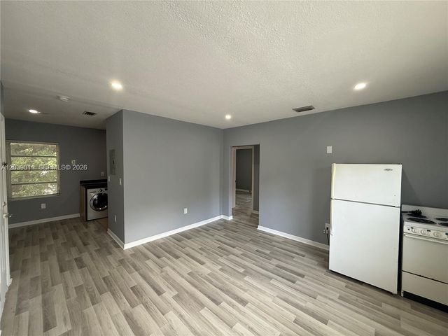 426 NE 77th St Rd 4, Miami, FL 33138