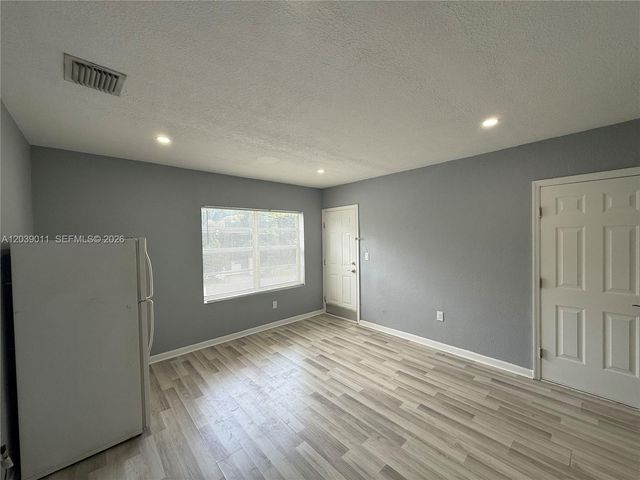 426 NE 77th St Rd 4, Miami, FL 33138
