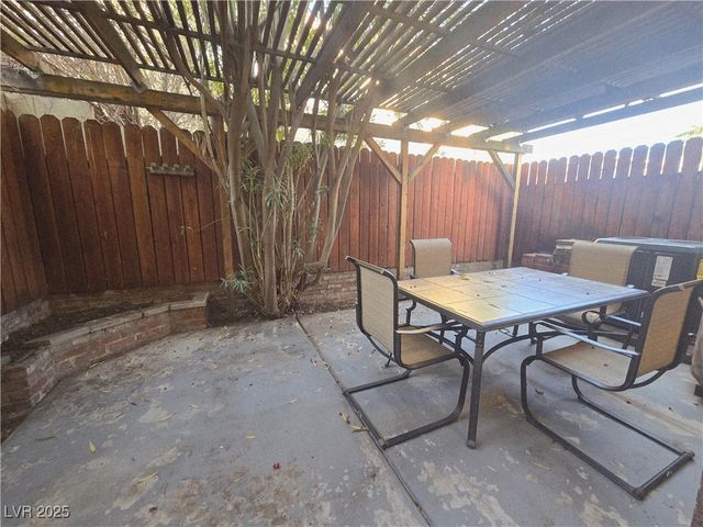 693 Ambling Gait Avenue, Henderson, NV 89015