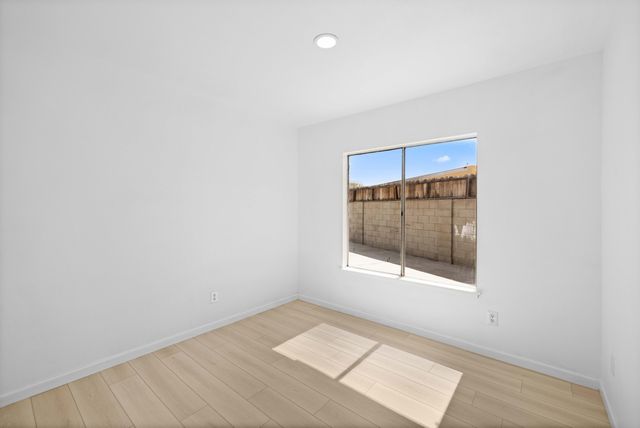 3501 W Ave K-13, Lancaster, CA 93536