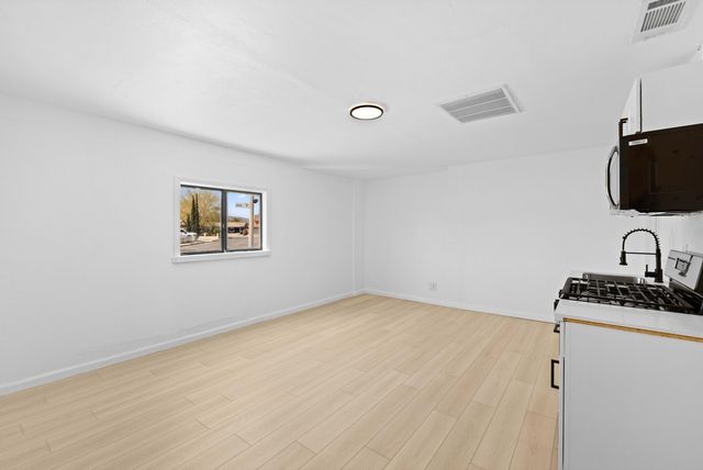 3501 W Ave K-13, Lancaster, CA 93536