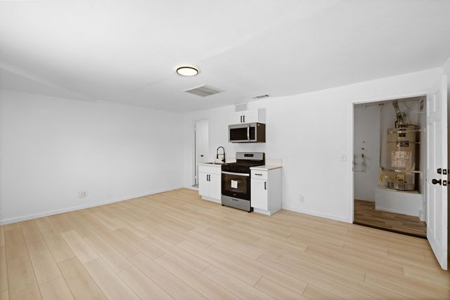 3501 W Ave K-13, Lancaster, CA 93536