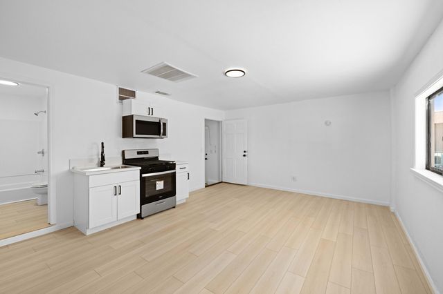 3501 W Ave K-13, Lancaster, CA 93536