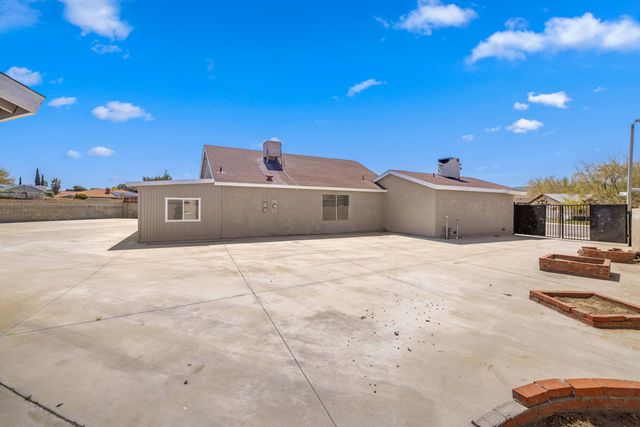 3501 W Ave K-13, Lancaster, CA 93536