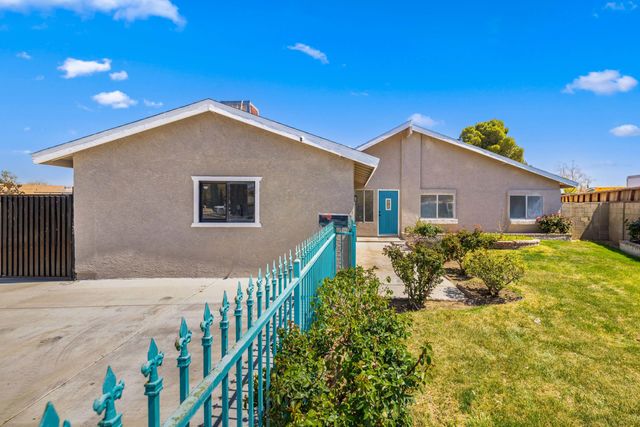 3501 W Ave K-13, Lancaster, CA 93536