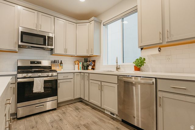 2420 N ALESUND WAY, Lehi, UT 84043