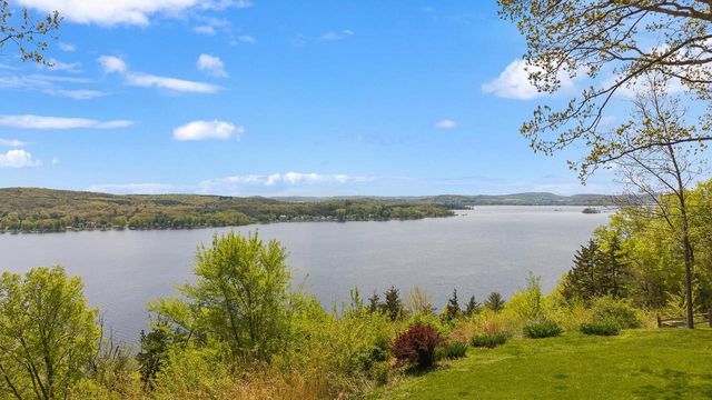W10725 Wildwood Way, Poynette, WI 53955