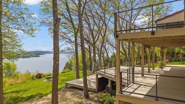 W10725 Wildwood Way, Poynette, WI 53955