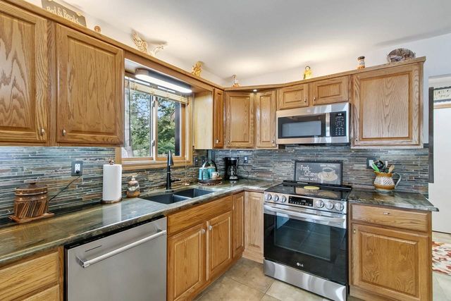 W10725 Wildwood Way, Poynette, WI 53955