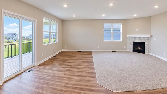 2147 Bluff Heights Drive, Shakopee, MN 55379