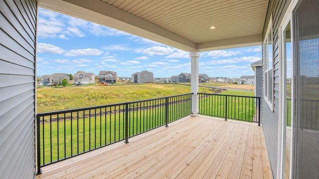 2147 Bluff Heights Drive, Shakopee, MN 55379