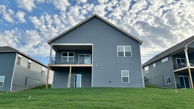 2147 Bluff Heights Drive, Shakopee, MN 55379