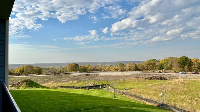 2147 Bluff Heights Drive, Shakopee, MN 55379