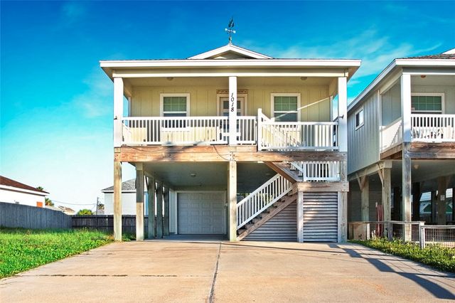 1018 S Station St, Port Aransas, TX 78373