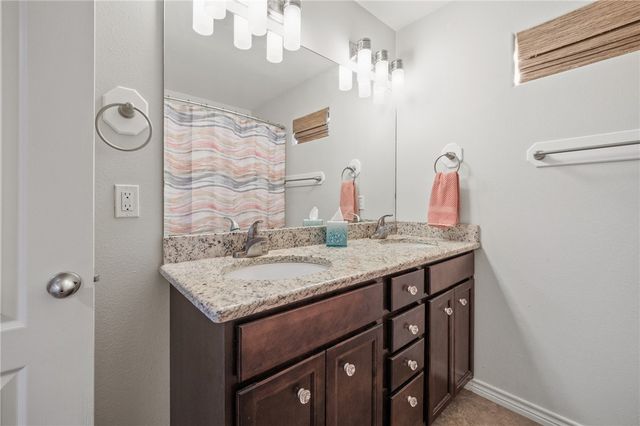 1018 S Station St, Port Aransas, TX 78373