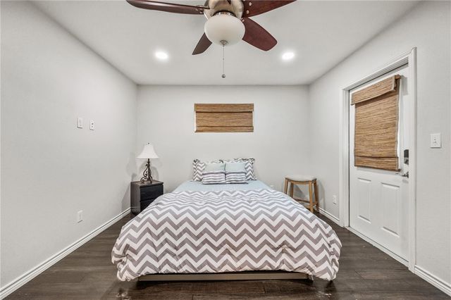 1018 S Station St, Port Aransas, TX 78373