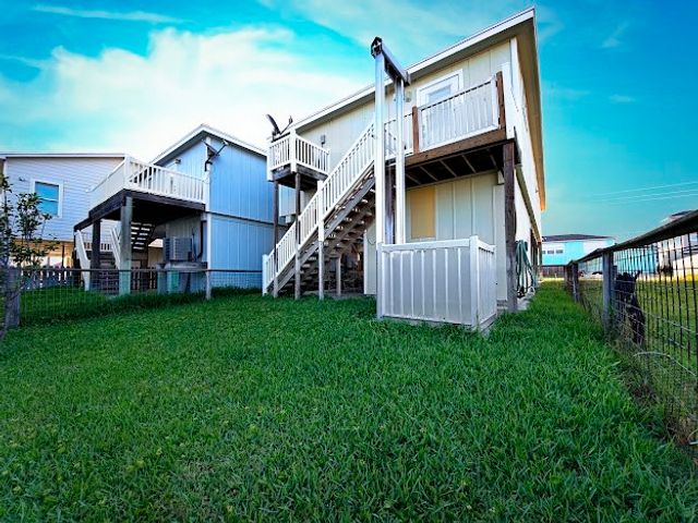 1018 S Station St, Port Aransas, TX 78373
