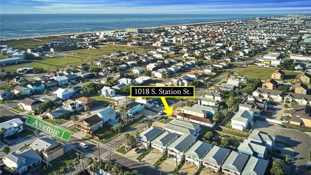 1018 S Station St, Port Aransas, TX 78373