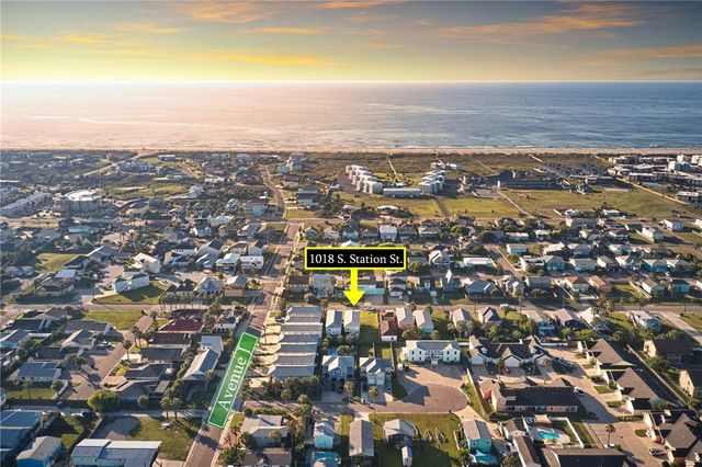 1018 S Station St, Port Aransas, TX 78373